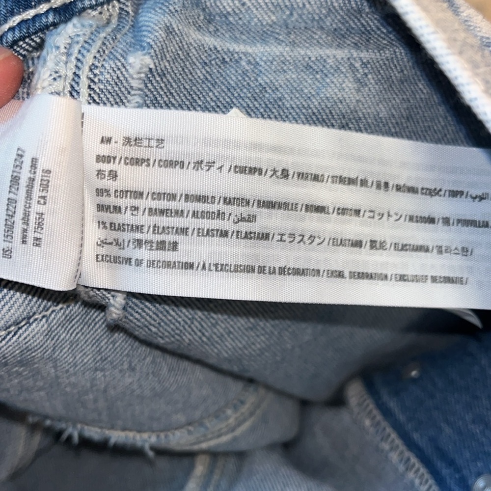 Abercrombie and Fitch Cargo Carpenter Jeans. - Picture 10 of 11